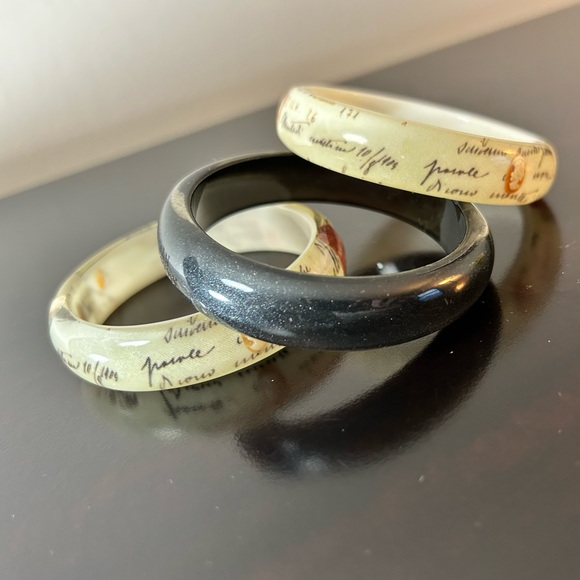 AMEDEO NYC Bangle Bracelet Set Vintage Set of3 CAMEO Lettera D'Amore Love Letter - Picture 2 of 9